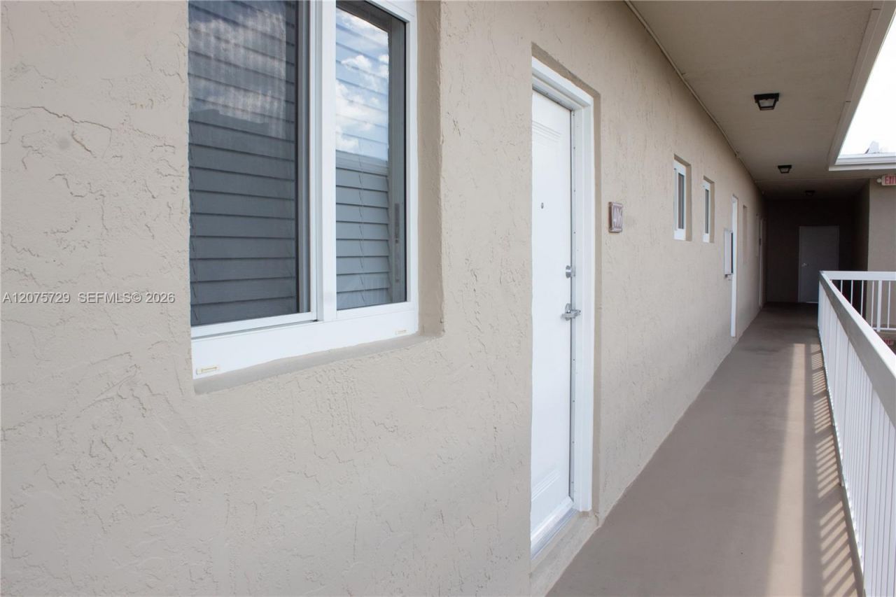 7860 Camino Real , Unit L-406, Miami, FL 33143 Photo