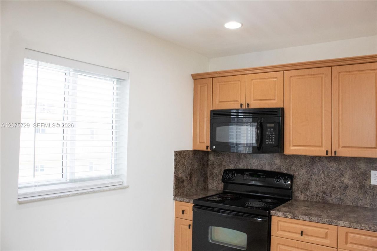 7860 Camino Real , Unit L-406, Miami, FL 33143 Photo