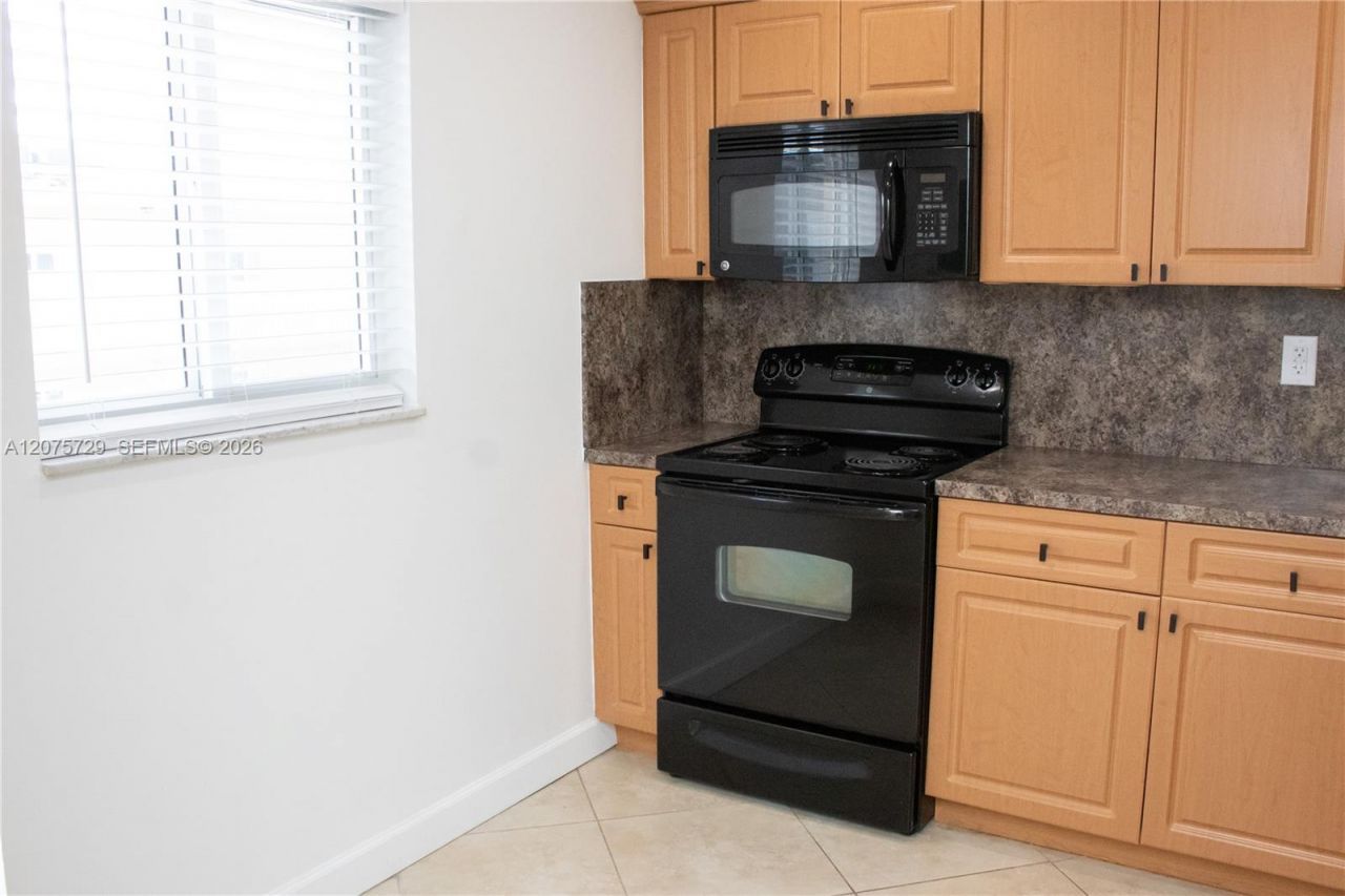 7860 Camino Real , Unit L-406, Miami, FL 33143 Photo