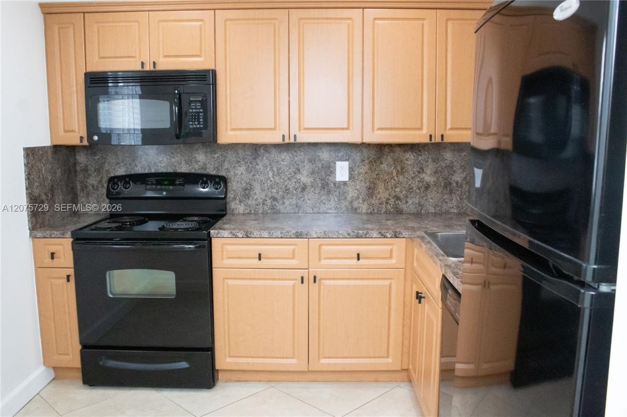 7860 Camino Real , Unit L-406, Miami, FL 33143 Photo
