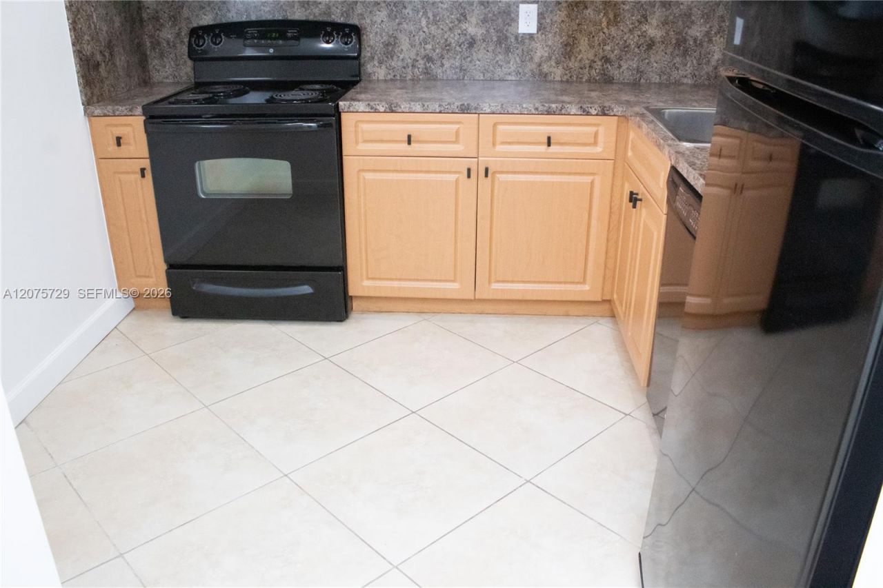 7860 Camino Real , Unit L-406, Miami, FL 33143 Photo