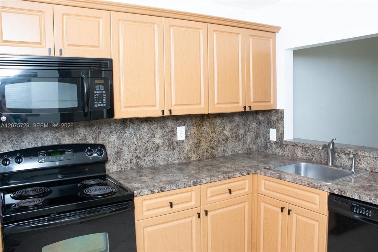 7860 Camino Real , Unit L-406, Miami, FL 33143 Photo