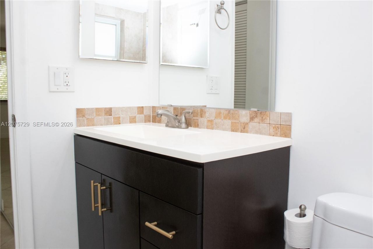 7860 Camino Real , Unit L-406, Miami, FL 33143 Photo