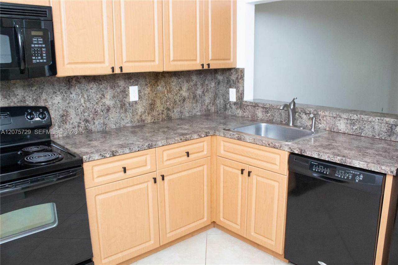 7860 Camino Real , Unit L-406, Miami, FL 33143 Photo