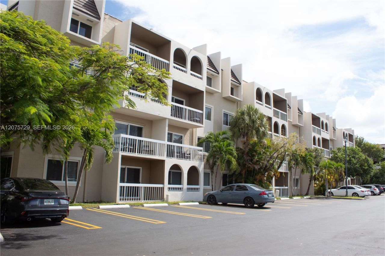 7860 Camino Real , Unit L-406, Miami, FL 33143 Photo