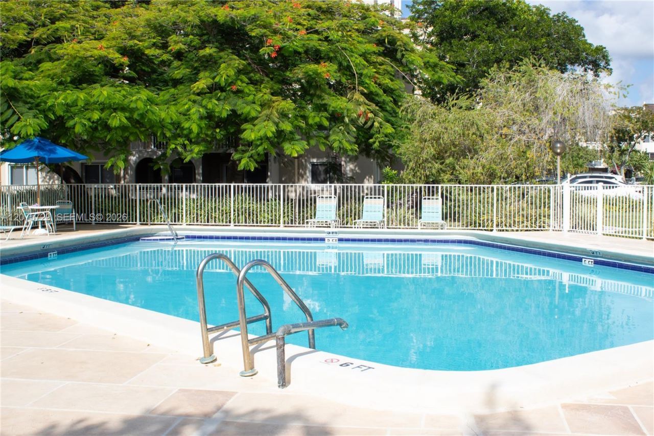 7860 Camino Real , Unit L-406, Miami, FL 33143 Photo