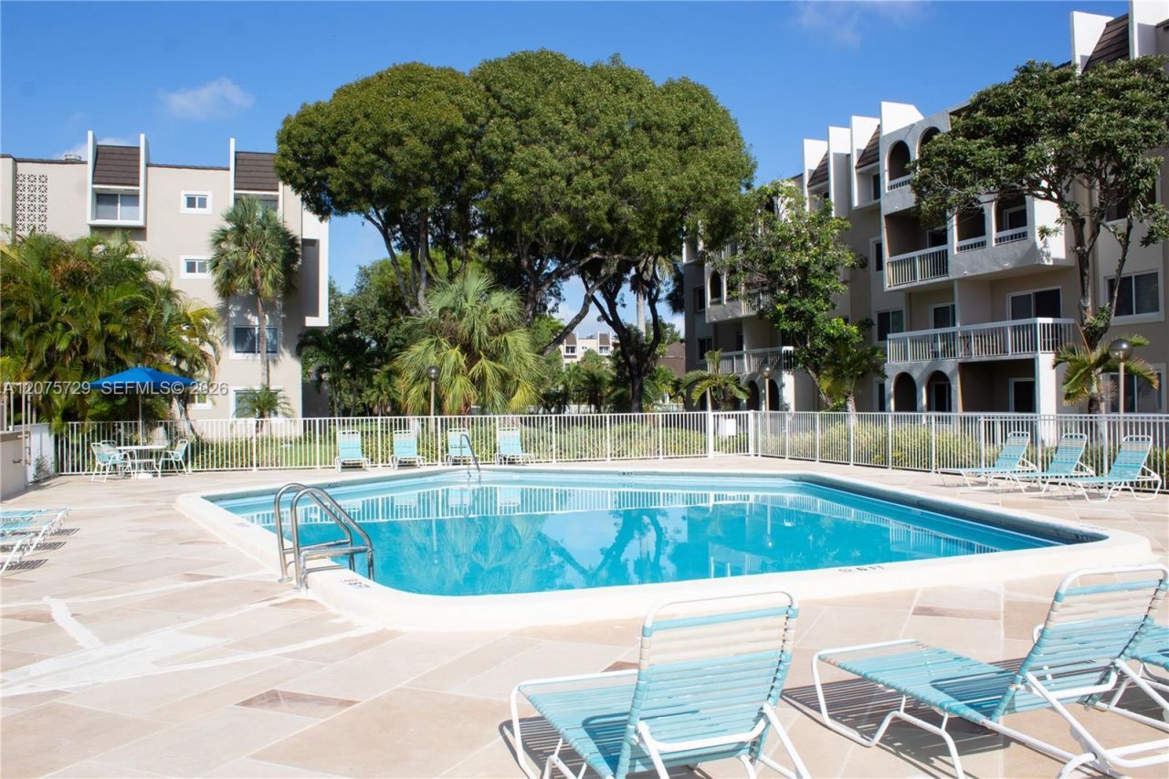 7860 Camino Real , Unit L-406, Miami, FL 33143 Photo
