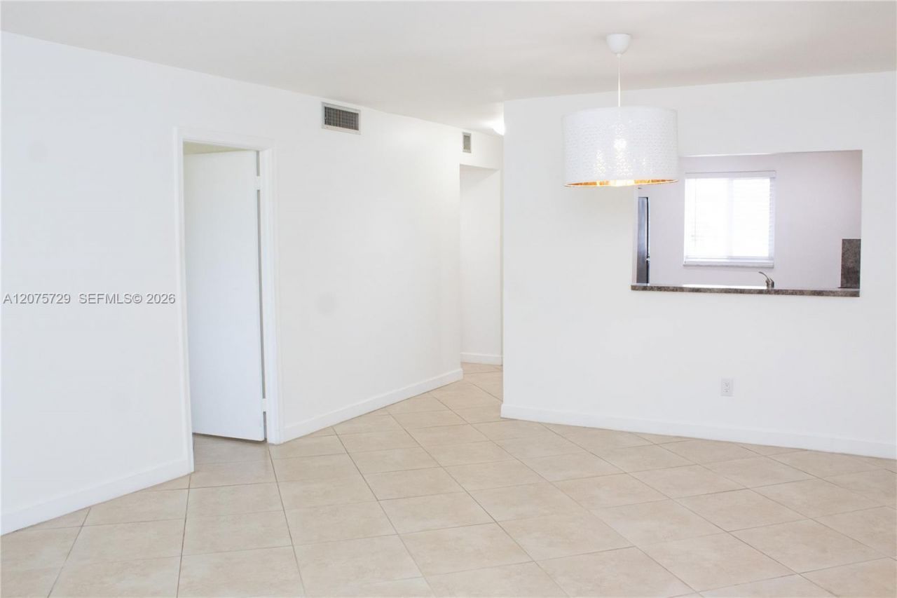 7860 Camino Real , Unit L-406, Miami, FL 33143 Photo