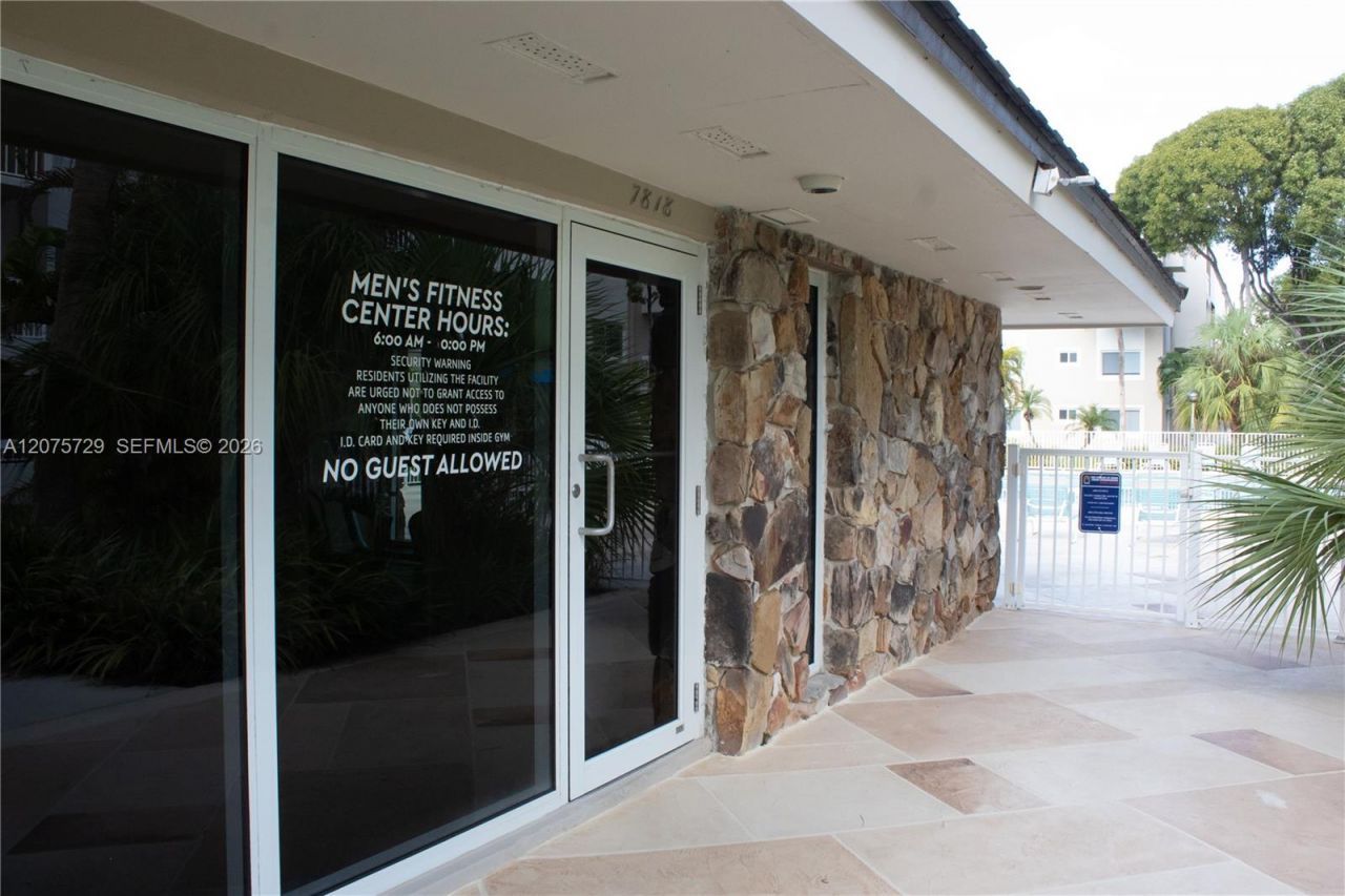 7860 Camino Real , Unit L-406, Miami, FL 33143 Photo