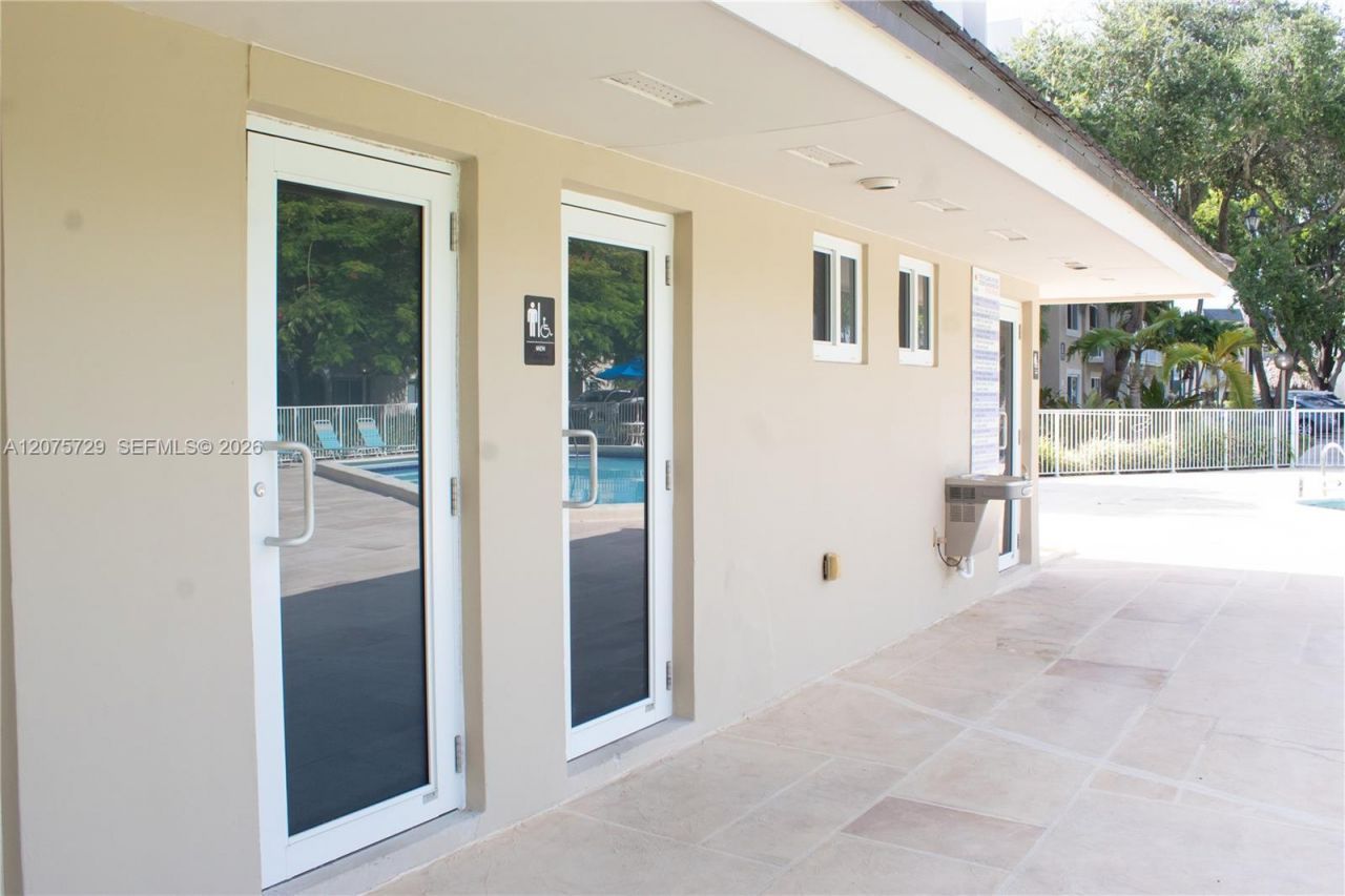 7860 Camino Real , Unit L-406, Miami, FL 33143 Photo