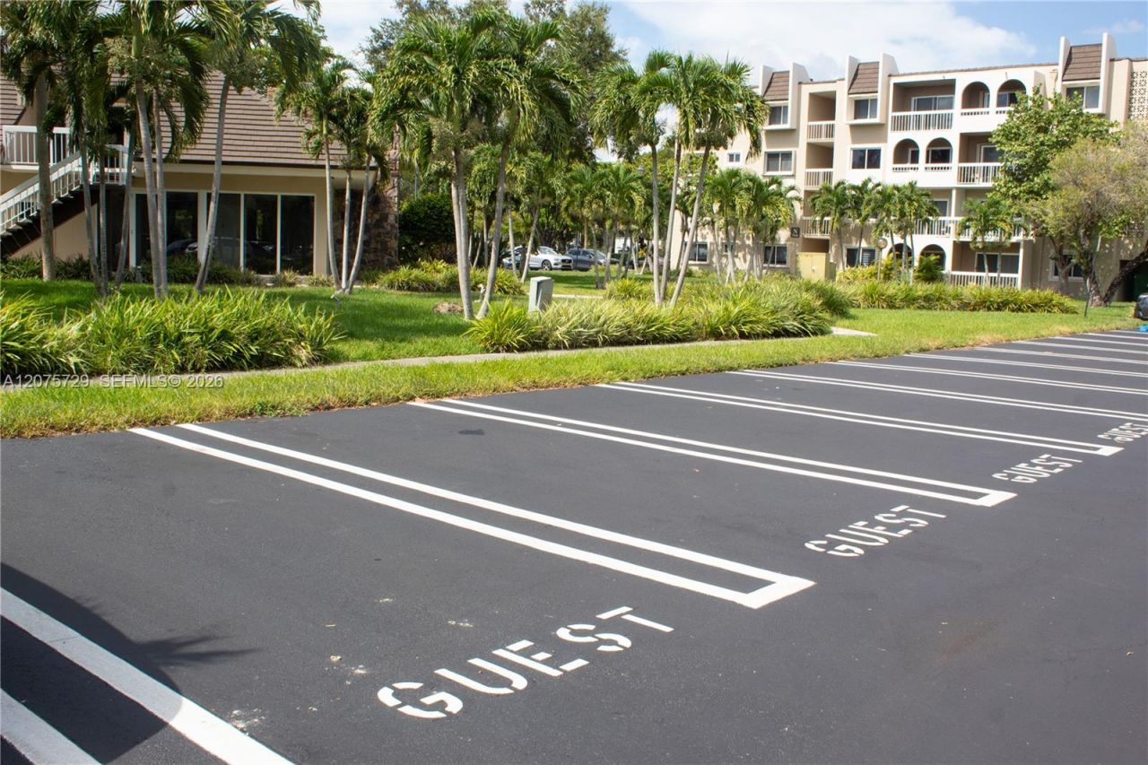 7860 Camino Real , Unit L-406, Miami, FL 33143 Photo