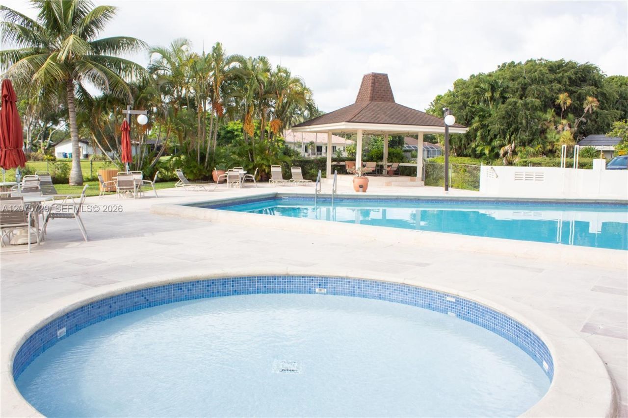7860 Camino Real , Unit L-406, Miami, FL 33143 Photo