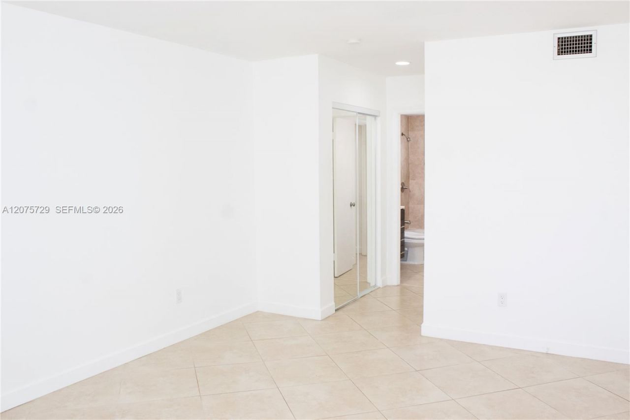 7860 Camino Real , Unit L-406, Miami, FL 33143 Photo