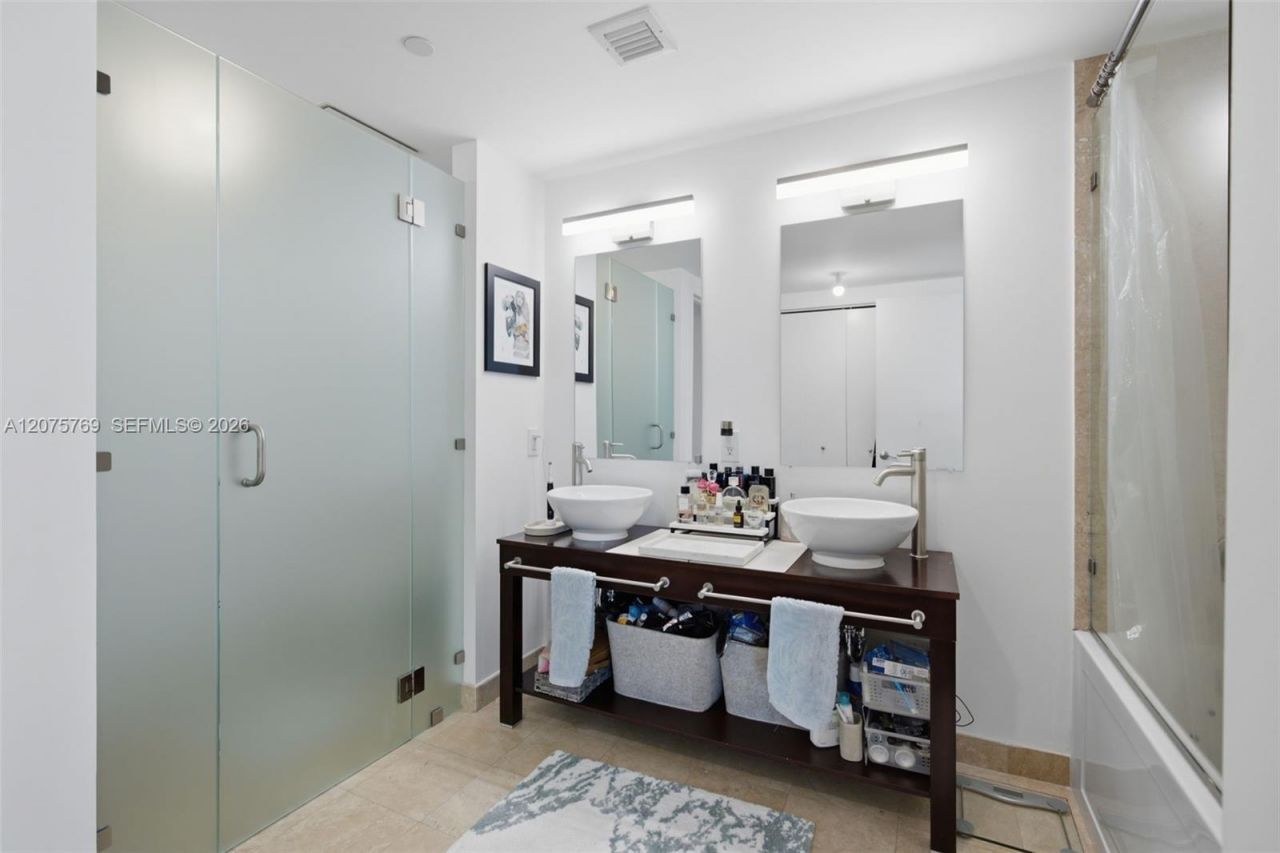 350 S Miami Ave , Unit 2601, Miami, FL 33130 Photo