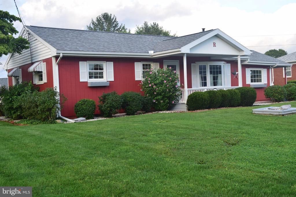 1131 CENTRE STREET, BELLEFONTE, PA 16823