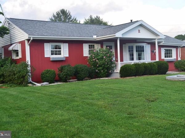 1131 CENTRE STREET, BELLEFONTE, PA 16823