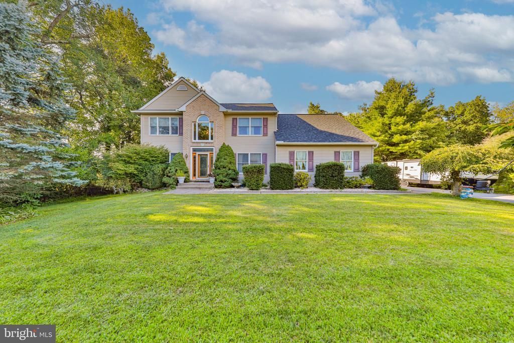 4132 CREST DRIVE , STROUDSBURG, PA 18360