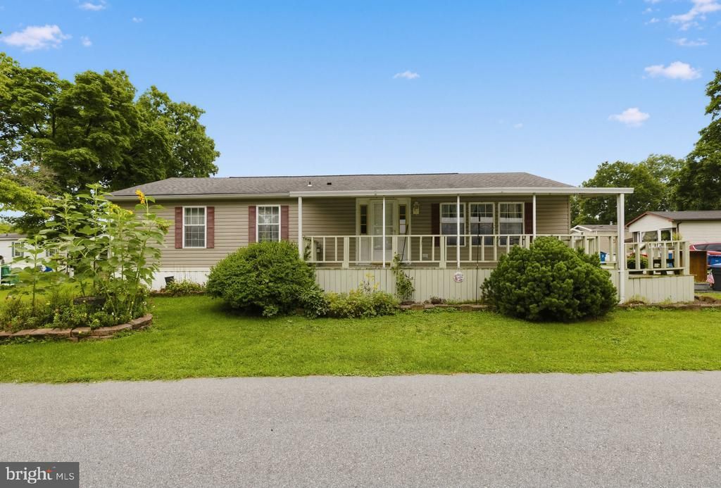414 OAK DRIVE , GREEN LANE, PA 18054