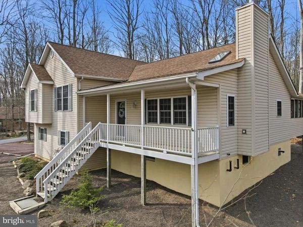 104 MERRIMENT LANE , BLAKESLEE, PA 18610