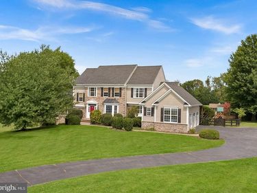 38392 STONE EDEN DRIVE, HAMILTON, VA 20158