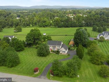 38392 STONE EDEN DRIVE, HAMILTON, VA 20158