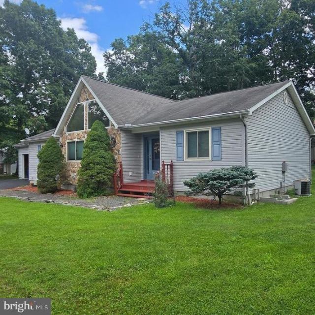 513 GANDOLF ROAD, TAMIMENT, PA 18371