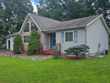 513 GANDOLF ROAD, TAMIMENT, PA 18371