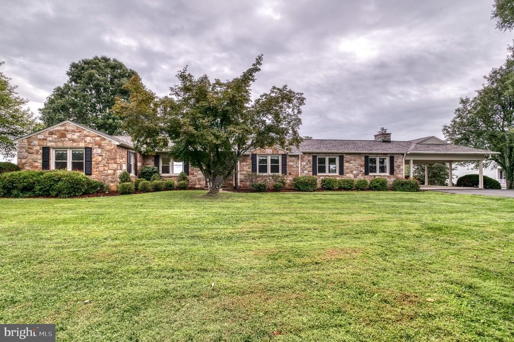 8215 Lees Ridge Road, Warrenton, VA 20186 Main Photo