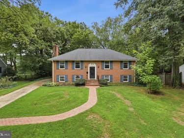 8621 BUCKBOARD DRIVE, ALEXANDRIA, VA 22308