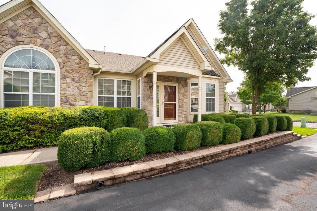 126 FAIRWAY DRIVE, WARMINSTER, PA 18974