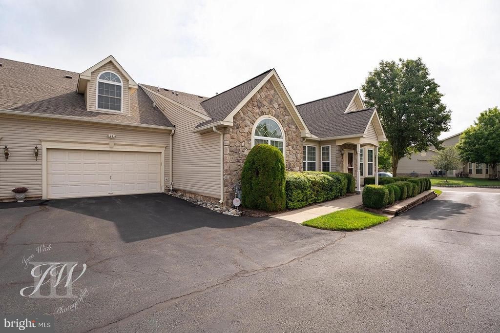 126 FAIRWAY DRIVE, WARMINSTER, PA 18974