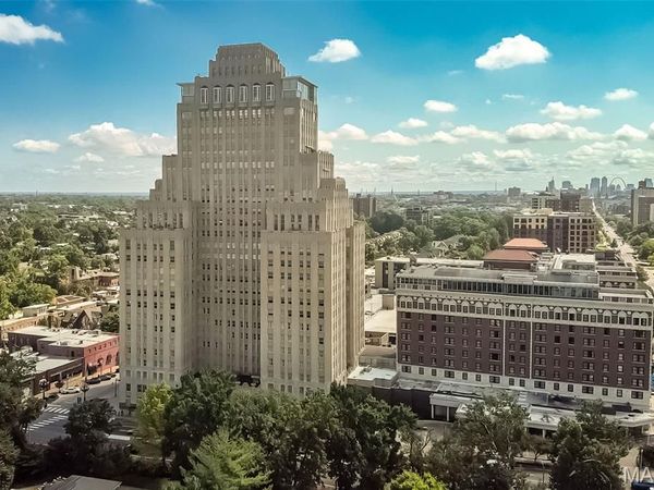 232 N Kingshighway Boulevard, Unit 1107, St Louis, MO 63108