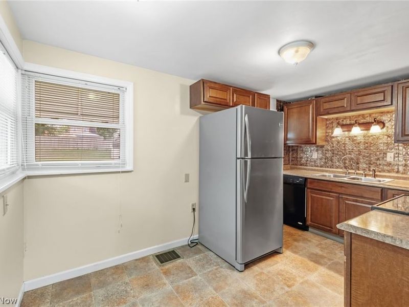 324 Viking Street NW, North Canton, OH 44720 Photo 12