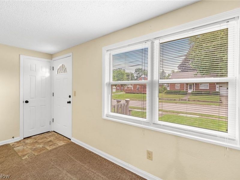 324 Viking Street NW, North Canton, OH 44720 Photo 3