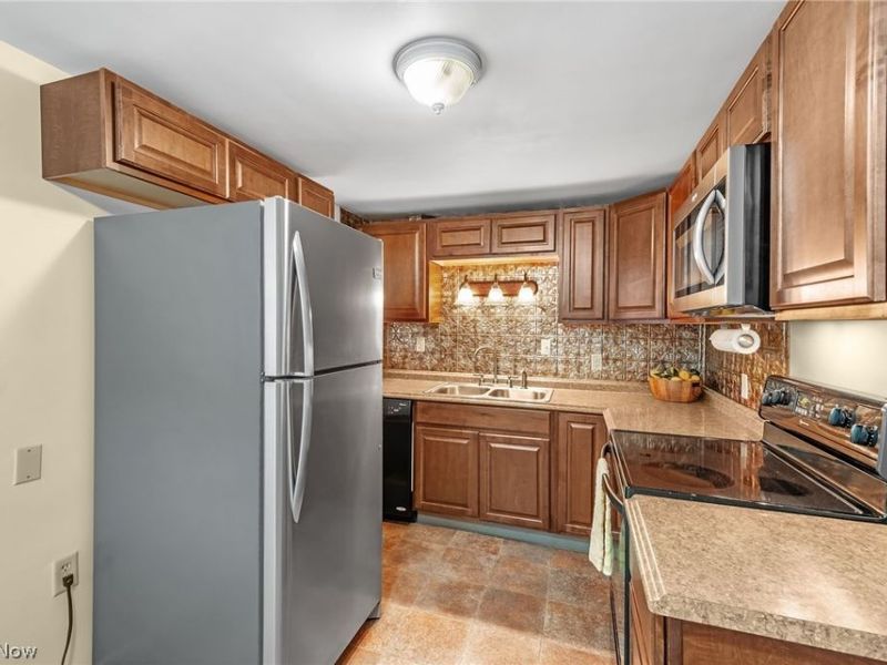 324 Viking Street NW, North Canton, OH 44720 Photo 6