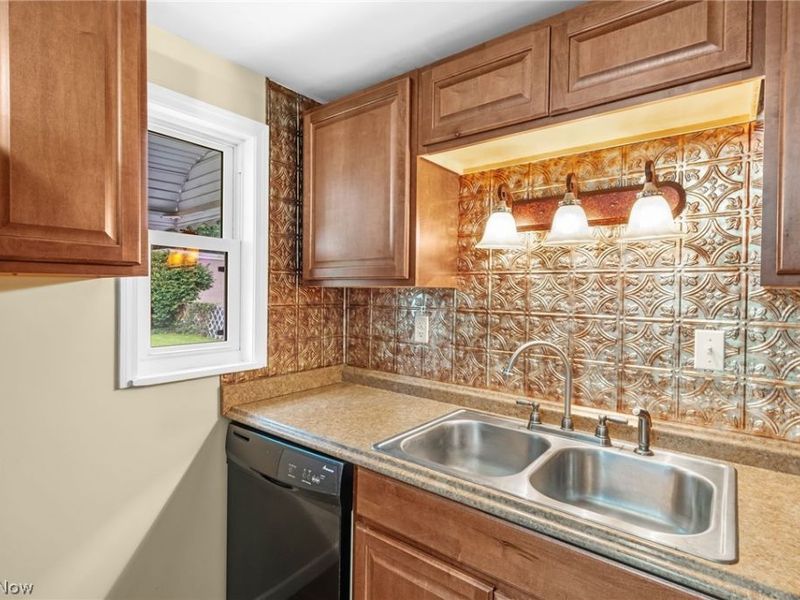 324 Viking Street NW, North Canton, OH 44720 Photo 8