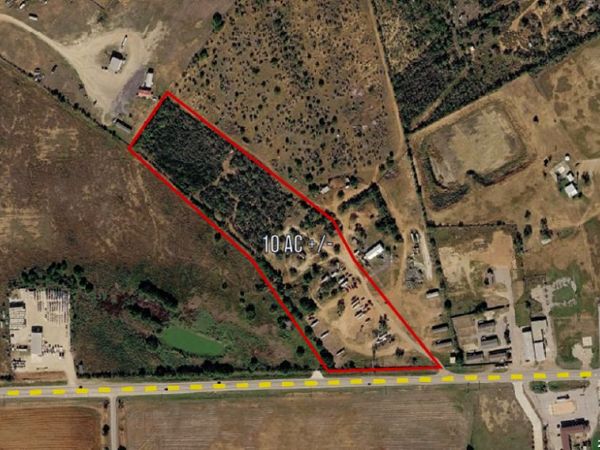 1160 W Highway 85, Dilley, TX 78017
