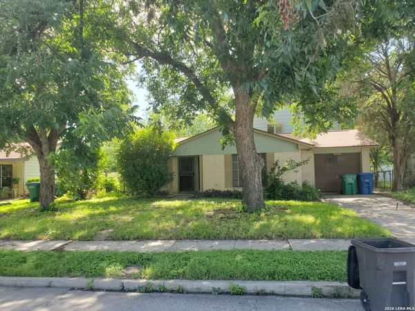 427 WONDER PKWY, San Antonio, TX 78213