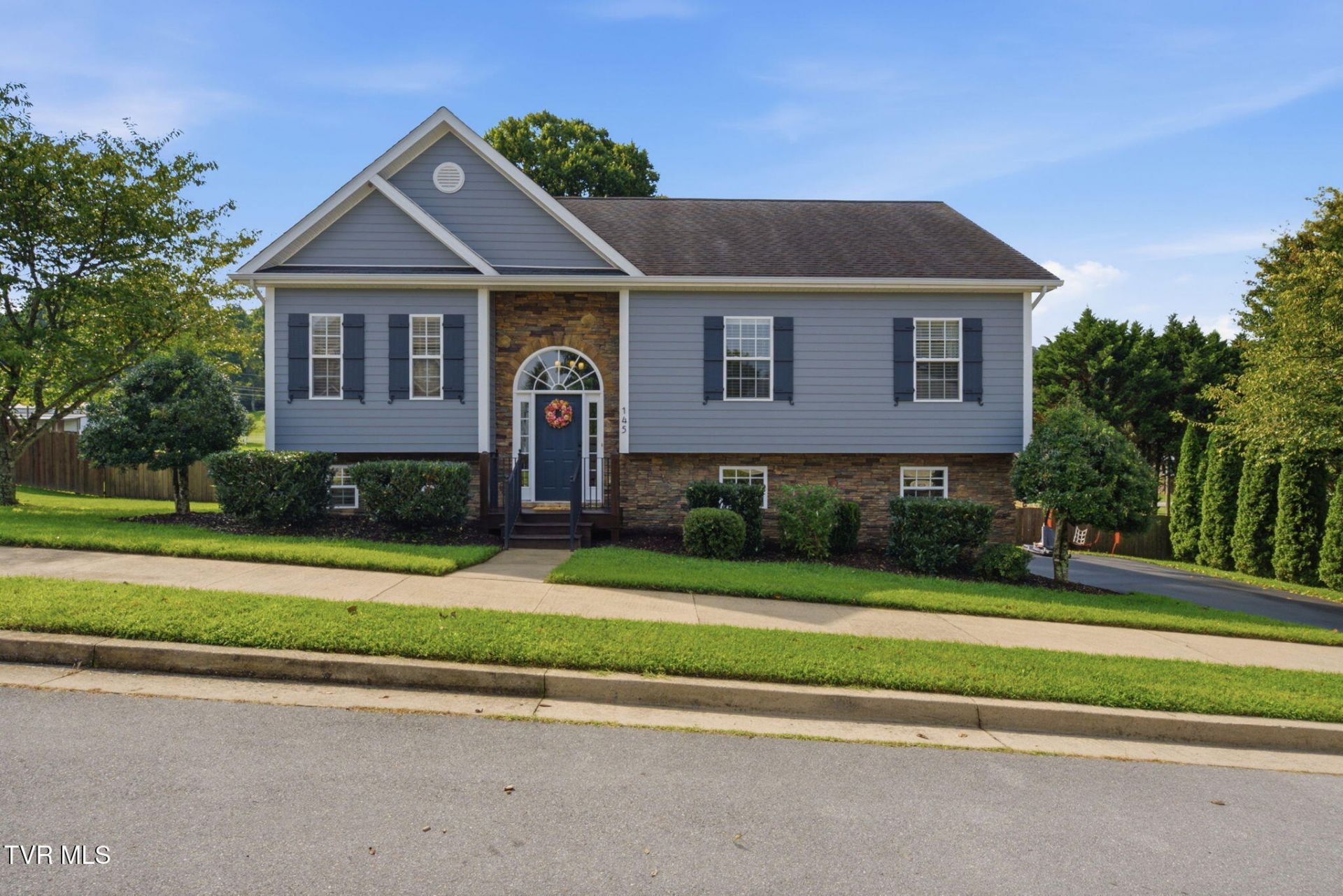 145 Azalea Ridge, Johnson City, TN 37601 Main Photo