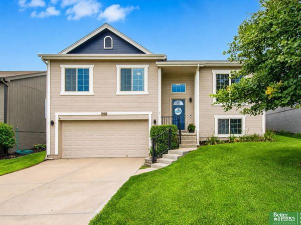 19418 R Street, Omaha, NE 68135