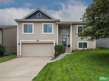 19418 R Street, Omaha, NE 68135