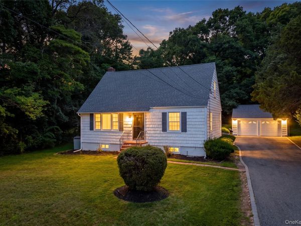 99 Warner Road , Huntington, NY 11743