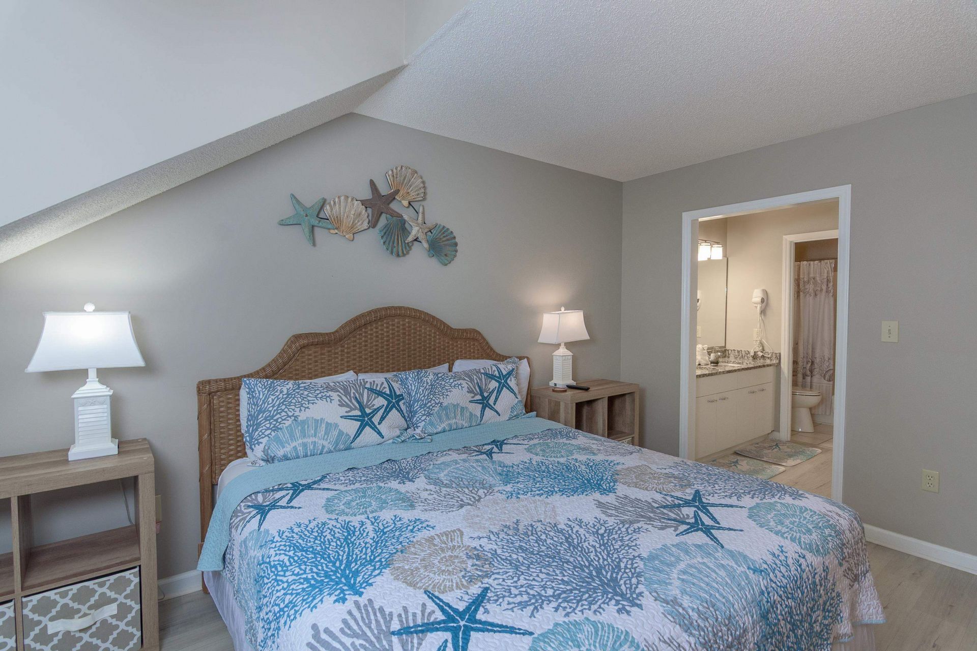 151 Wetherby Way Photo 32