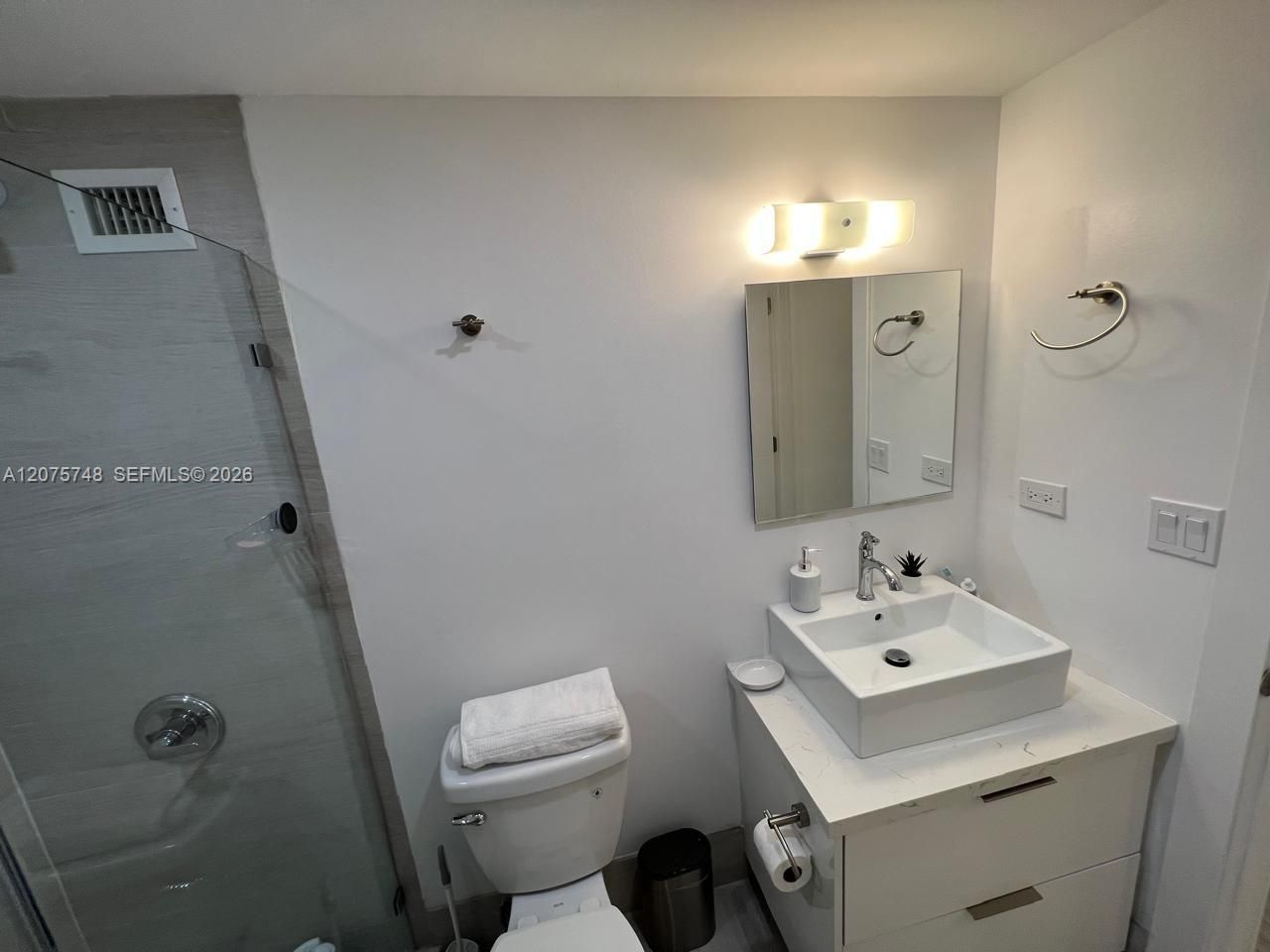 5601 Collins Ave , Unit 412A, Miami Beach, FL 33140 Photo