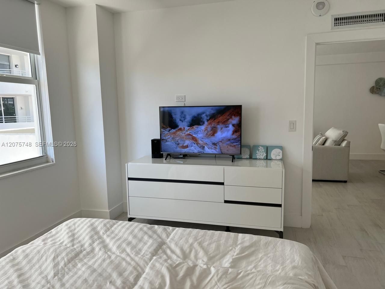 5601 Collins Ave , Unit 412A, Miami Beach, FL 33140 Photo