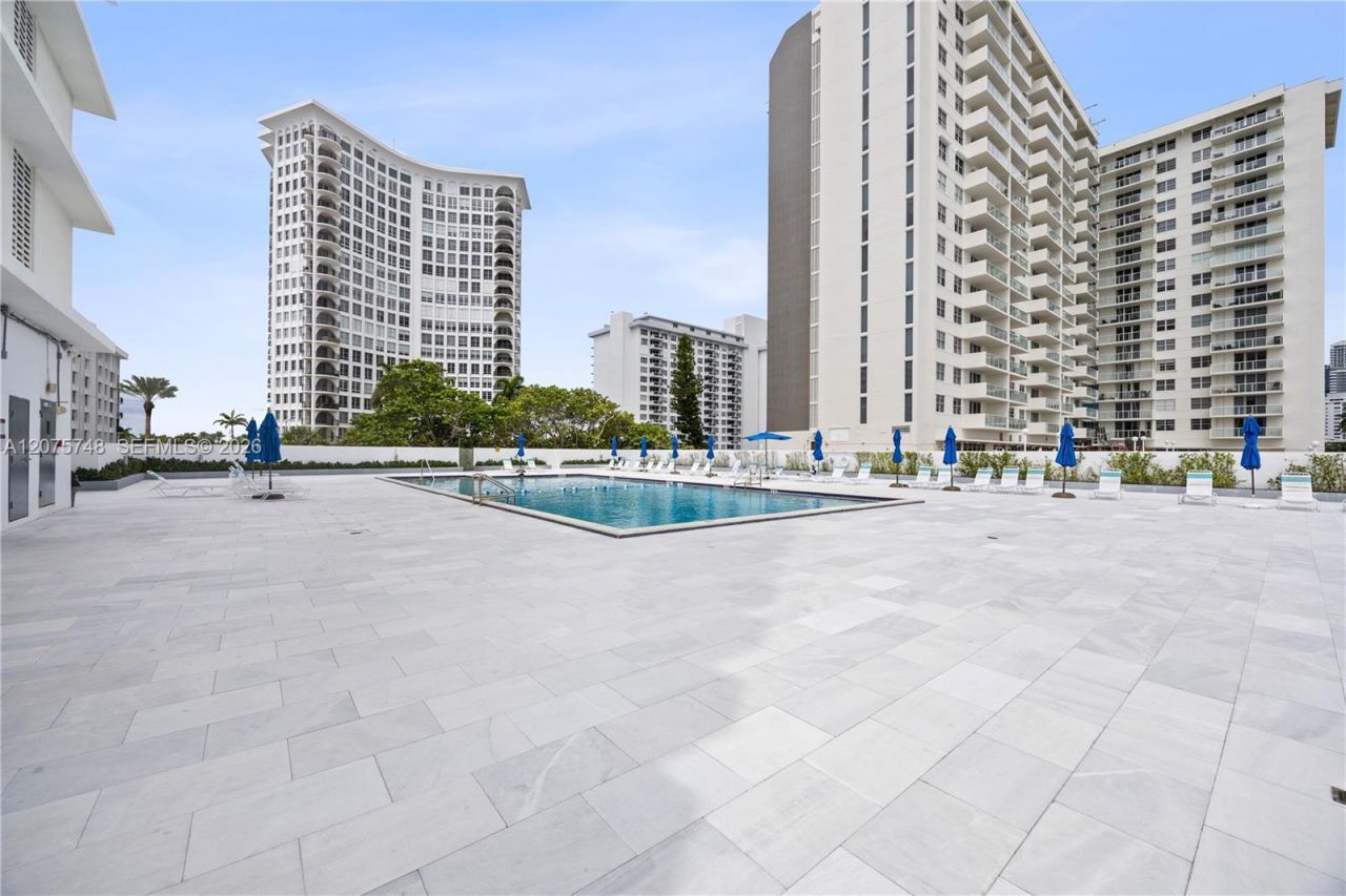 5601 Collins Ave , Unit 412A, Miami Beach, FL 33140 Photo