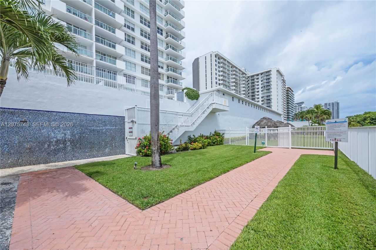 5601 Collins Ave , Unit 412A, Miami Beach, FL 33140 Photo