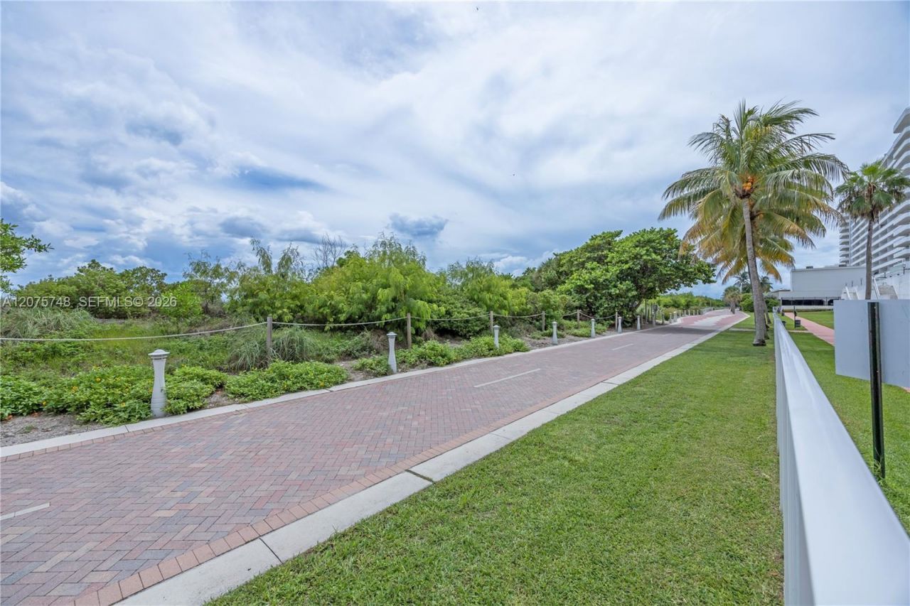 5601 Collins Ave , Unit 412A, Miami Beach, FL 33140 Photo