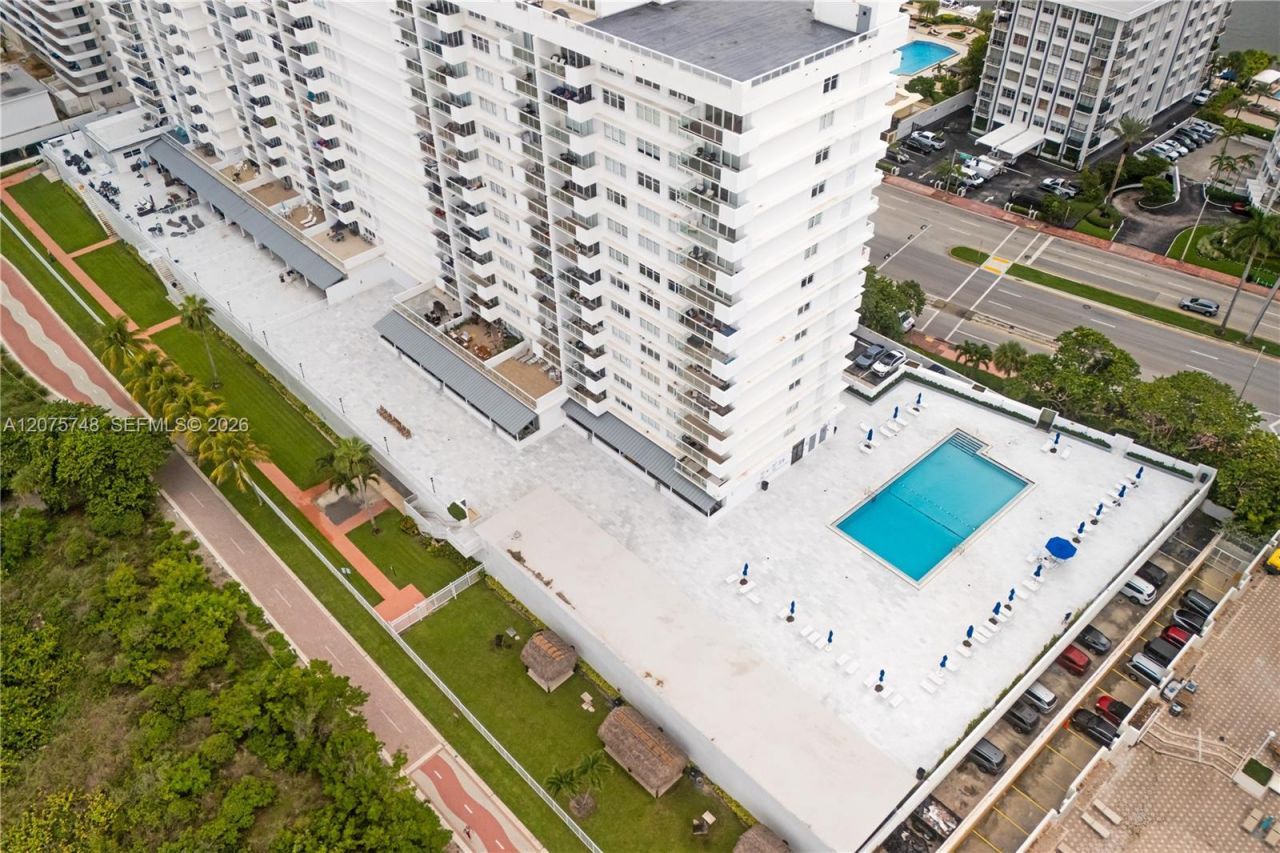 5601 Collins Ave , Unit 412A, Miami Beach, FL 33140 Photo