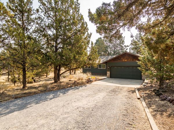 6446 NW Lynch Lane, Redmond, OR 97756